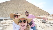 Private Cairo and Pyramids Tour with an Egyptologist Guide
