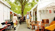 Paris: Saint Ouen Flea Market Guided Tour with Local Guide