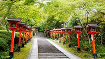 Hiking Tour for Sacred Sites in Kyoto with a Guide 