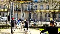 The Best of Bordeaux: E-Bike Tour with Pétanque & Appetizers