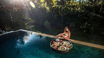 Private Floating Breakfast Jungle Swing and Romantic Spa in Ubud
