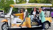 Privately Guided Panoramic Tour in Yellow Tuk Tuk from Madrid