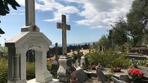  guided tour of the Russian Cemetery in a small group