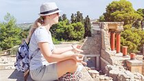 Private Historical Tour of Knossos Palace with Lunch and Wine