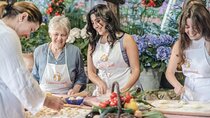 Cesarine: Small Group Pasta and Tiramisu Class in Sorrento