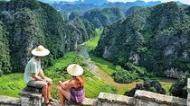Hoa Lu, Tam Coc, Mua Caves: Small Group Tour visit Local House