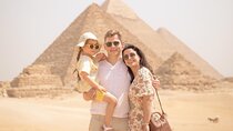 Private Giza Pyramids & Sphinx Day Tour with Lunch from Cairo