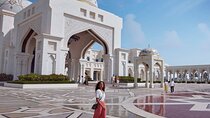 Shared Full Day Guided Tour Visit to Abu Dhabi 