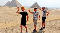 Private Tour: Giza Pyramids & Cairo Museum & Bazaar(All included)