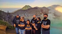 4D3N Ijen Crater,Papuma Beach, Tumpak Sewu Waterfal & Mount Bromo