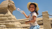 Private Guided Day Tour: Giza Pyramids, Egyptian Museum and Nile Dinner Cruise