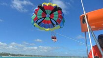 Hurghada: Red Sea Parasailing with Private Transfers