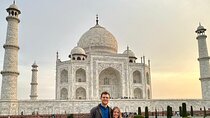 From Delhi: Taj Mahal Sunrise Tour by Car