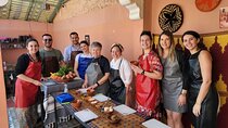 Cooking class with a Moroccan family