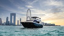 90 Feet Luxury Private Guided Yacht Tour in Dubai