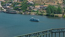 Boat Trip to Régua Through the Douro Valley with Breakfast and Lunch