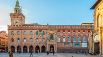 Explore Bologna in 60 minutes with a Local