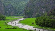 Ninh Binh Full Day Tour Group 09 (Mua Cave - Tam Coc - Hoa Lu)