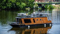 Prague YachtBoat CLASSIC cruise with Unlimited Beer or Prosecco