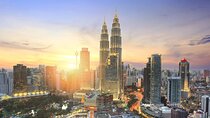 Kuala Lumpur Sunrise Landmarks Tour with Roti Canai & Teh Tarik