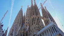 Sagrada Familia Fast Track Guided Tour with Towers Access