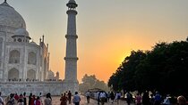 Overnight tour of Taj Mahal and Agra Fort with Fatehpur Sikri