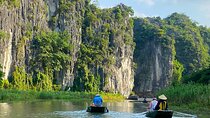 From Hanoi to Ninh Binh: Mua Caves, Tam Coc & Hoa Lu Private Tour