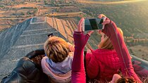 Hot Air Balloon Rides in Teotihuacan with Breakfast