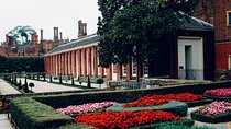 Regal Retreat: Day Trip to Hampton Court Palace from London