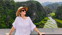 Majestic Ninh Binh Discovery: Mua Cave & Tam Coc private tour