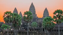 Private Angkor Wat Sunrise Guide Tour include Breakfast and Snack