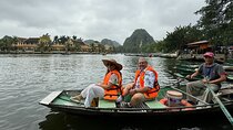 Ninh Binh Tour: Tam Coc Hoa Lu, Boat, Bike and Buffet Lunch
