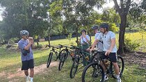 Angkor Wat Sunrise Cycling Tour With Breakfast and Tour Guided