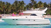 Luxury Yacht in Paradise and snorkel by Isla Mujeres 