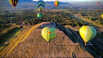 Adventure plus perfect photo : sunrise and balloon over Teotihuacan