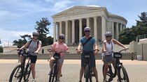 Private Washington DC Monuments Day or Night Bike Tour