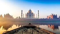 Taj Mahal Tour by Gatiman from Delhi