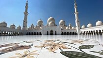 Private Tour Abu Dhabi in Different Languages