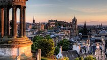 Edinburgh Scavenger Hunt and Highlights Self Guided Tour