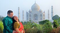 Private Day Trip to Taj Mahal by Car From Delhi