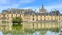 Chateau de Chantilly and Chateau d'Ecouen Private Tour from Paris