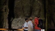 Guided Tour of Elephanta Caves in Mumbai