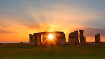Private Chauffeured Tour to Stonehenge and Bath from London