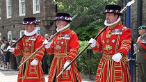 Private Tours: Tower of London Beefeater Meet Greet Crown Jewels