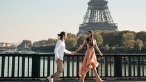 Paris : Professional Private Photoshoot with the Eiffel Tower