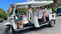 Discover Madrid in a Fun & Eco-Friendly Tuk-Tuk – Private Tour
