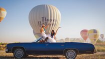 Private Classic Car Sunrise Balloon Chasing Experience