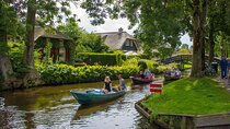 Private Tour to Giethoorn with Private Boat From Amsterdam