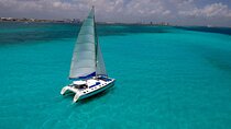 Catamaran Sailing to Isla Mujeres From Cancun