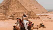 Private Day Tour Giza Pyramids, Sphinx, and Khan el-Khalili Market